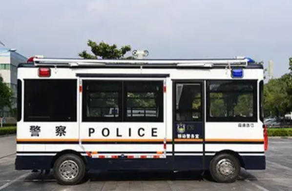 東田呼倫貝爾三防筆記本助力執(zhí)法車.png
